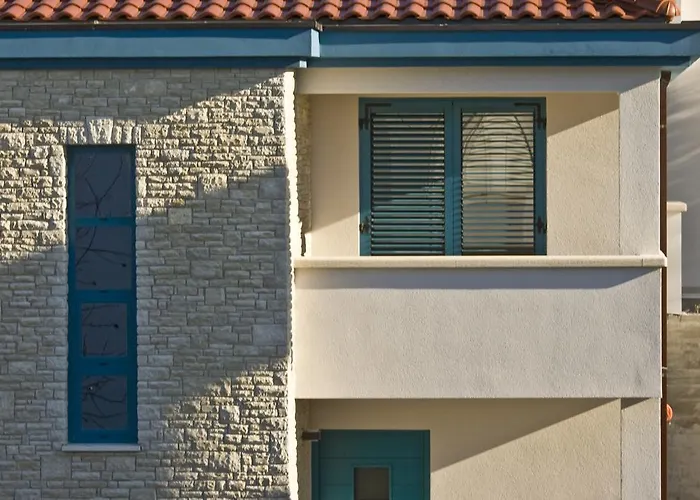 Apartment And Dama *